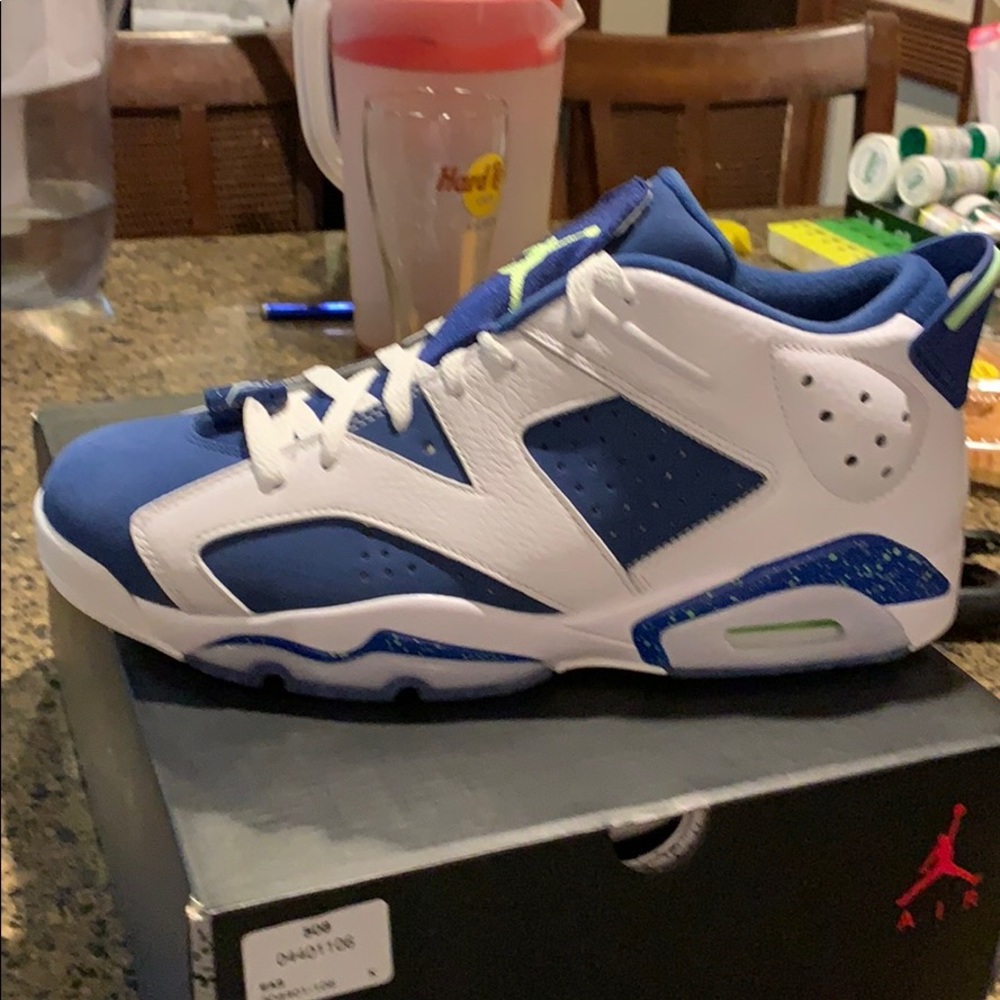 Men’s Jordan retro six low